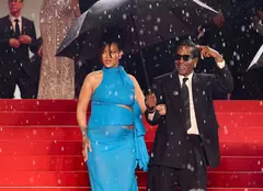 Rihanna, apariție electrizantă sub umbrelă. Celebra artistă a atras toate privirile la Festivalul de Film de la Cannes 2025