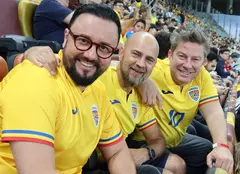 Cătălin Măruță, Cosmin Seleși și Pavel Bartoș, seară ca între băieți la meciul România – Cipru. Vedetele Pro TV, în tribune cu fiii lor