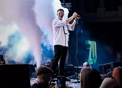 Concert cu noroc pentru The Motans, la Arenele Romane. Denis Roabeș și invitații săi au oferit un show spectaculos