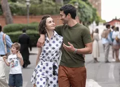 Primele imagini din noul sezon „Emily in Paris”. Cucerește Roma, dar un secret îi dă viața peste cap. Data de lansare pe Netflix