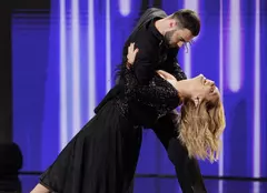 Andreea Esca, apariție surprizătoare la PROTEVELION: a dansat cu Pavel Bartoș și Denis Hanganu. „Așa vă aștept! Dată deja pe spate!”