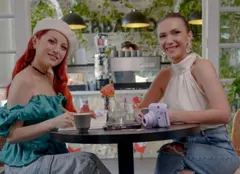 Adela Popescu, trezită cu un telefon neașteptat de la Elena Gheorghe: „Ideea mi-a venit la 4 dimineaţa”. Ce au pus la cale după 20 de ani