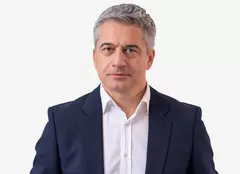 Euronews România a lansat „Warcast – Un podcast de război”. Cine moderează și când poate fi urmărit