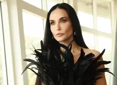 Demi Moore și secretul siluetei la 63 de ani! Ce conține dieta „vegană crudă” a vedetei: „O jumătate de cană de…”