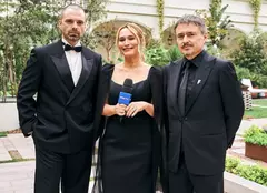 Andreea Esca și Sebastian Stan, apariție de revistă la Cannes 2026! Mărturisirea intimă a vedetei despre copiii ei, Alexia și Aris, după ce a văzut „Fjord”