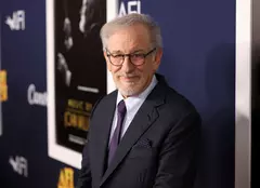 Steven Spielberg revine cu „Ziua adevărului”, un nou SF cu Emily Blunt și Josh O’Connor
