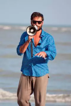 radu-valcan-a-filmat-20-de-zile-in-thailanda-pentru-insula-iubirii-a-mancat-toate-ciudateniile-pamantului-18575377