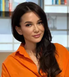 Ruxandra Luca, apariție răvășitoare în costum de baie pe plajele din Sardinia. Prezentatoarea Antenei 1 i-a uimit pe toți