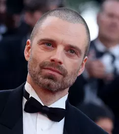 Sebastian Stan își sărbătorește ziua de naștere. Detaliul neștiut din copilăria sa și de ce îi este greu să revină în orașul natal, Constanța