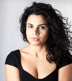 Cine este Alina Șerban: Totul despre actrița și regizoarea decorată de președinte care a ajuns pe covorul roșu la Veneția