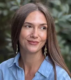 Adela Popescu, imagini rare din copilărie. Amintirile din satul Șușani: „Eu sunt a lu’ Doru a lu’ Colivaru”