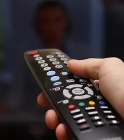 Iulia Nagy și Laurențiu Matache fac echipă la TV! Totul despre noul format „News IT” de la Euronews
