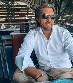 Ce salariu lunar primește Adi Vasile ca prezentator Survivor 2026. Filmările durează 6 luni, departe de casă