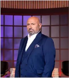 Rețeta lui Cătălin Scărlătescu pentru o piftie delicioasă de Crăciun. Ingredientul secret care îi oferă o savoare aparte