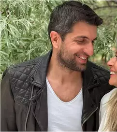 Laura Cosoi și Cosmin Curticăpean împlinesc 14 ani de iubire! Imaginea rară din tinerețe publicată de vedetă