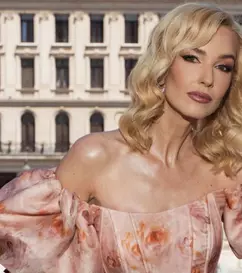 Teodora Tompea dezvăluie cum arată vacanța ei ideală. Ce nu lipsește niciodată din bagajul prezentatoarei Observator. EXCLUSIV