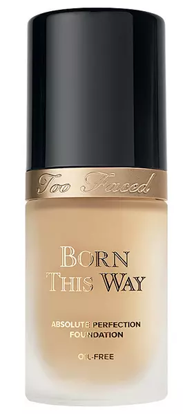 Fond de ten Too Faced Born This Way, 165 lei, exclusiv la Sephora