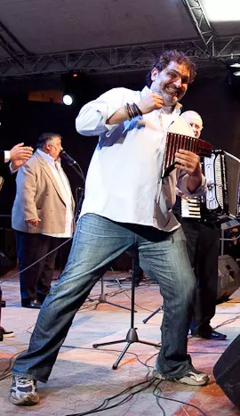 damian draghici pe scena