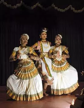 Dansuri traditionale