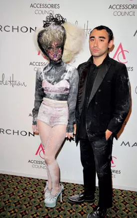 ELLE FASHION -  POWER FASHION: EDITORII CARE AU REVOLUTIONAT MODA