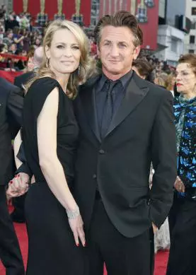 Împreună cu fostul, Sean Penn