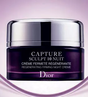 Dior, Capture Totale Sculpt Nuit, o crema de noapte imbogatita cu o molecula bio, care regenereaza in profunzime pielea, 432 lei.