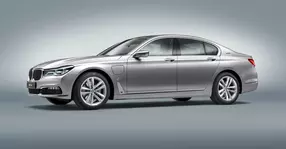 BMW 740e - Autonomie electrică de 40 km și consum de 2,1 l/100