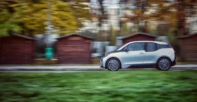 BMW i3 vine acum cu un pachet dedicat de servicii
