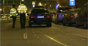 Urmărire ca-n filme: polițiștii au tras 17 focuri de armă ca să oprească un puști drogat cu un BMW Seria 5