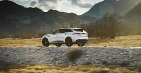 Zvonuri și iar zvonuri. BMW, Ford și Jaguar Land Rover au în plan dezvoltarea unei fabrici de baterii