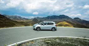 BMW 225xe Active Tourer – Transport în liniște deplină