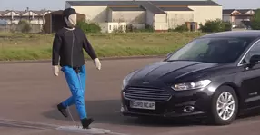 Top 5 - Mașini care au grijă de pietoni în cazul unui accident