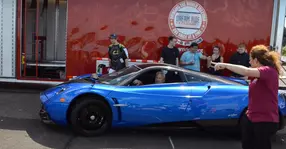 Cum pornești un Pagani Huayra rămas fără baterie? Îi dai curent de la BMW X6M! (VIDEO)
