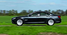 BMW Seria 7 de la 17.000 de euro: Lux pe bani puțini