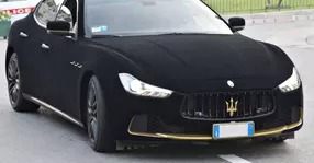 Un Maserati Ghibli îmbrăcat în catifea - Fiță sau kitsch?