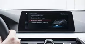 BMW 530e iPerformance - încărcare wireless este mai avantajoasă decât una convențională. În curând, în producția de serie!