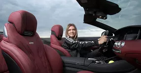 Simona Halep conduce o noua maşină de peste 500 CP