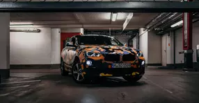 Noul BMW X2 debutează printr-o prezentare cu un camuflaj inedit