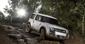 Land Rover Defender: viitorul model vine în 2019 și nu va avea cetățenie britanică