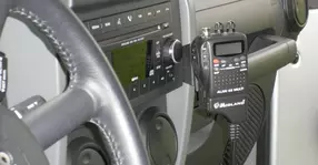 Dicționar pentru șoferii care circulă cu stații. Ce înseamnă "licurici", "mini-donator" sau "veioză"