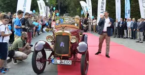 Povestea mașinii de colecție care a fost salvată de regizorul Nae Caramfil. E unicat și valorează sute de mii de euro
