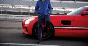 Lewis Hamilton este noul ambasador global al mărcii Tommy Hilfiger Men's