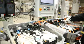 BMW Brilliance Automotive extinde uzina de baterii din China