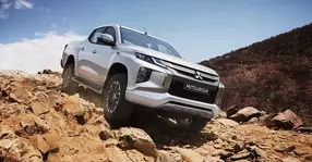 Mitsubishi L200 facelift: Fotografii și informații oficiale