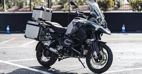 BMW a creat o motocicletă autonomă: De ce nu poți s-o cumperi