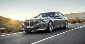 BMW Seria 7 facelift: Restilizare deloc discretă și motorizări noi