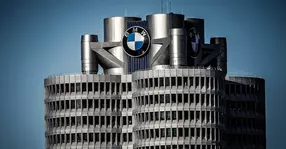 Parteneriat istoric: BMW și Daimler vor să revoluționeze mobilitatea urbană