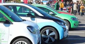 Daimler, BMW și Volkswagen cer expansiunea rețelei stațiilor de încărcare