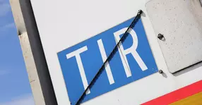 Ce înseamnă TIR, Peco, Smart sau ARO - explicația abrevierilor
