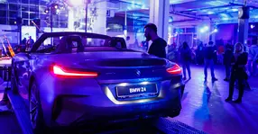 Concert-surpriză al trupei Urma, organizat într-un service BMW